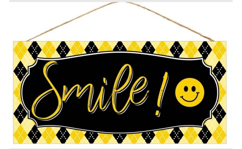 12.5”x6” Smile Wreath Sign
